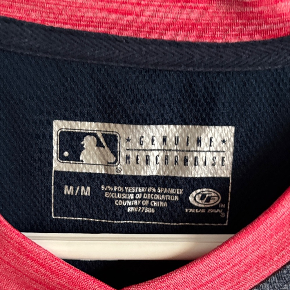 Minnesota Twins Gray Tee with Red Raglan Sleeves - Picture 3 of 4